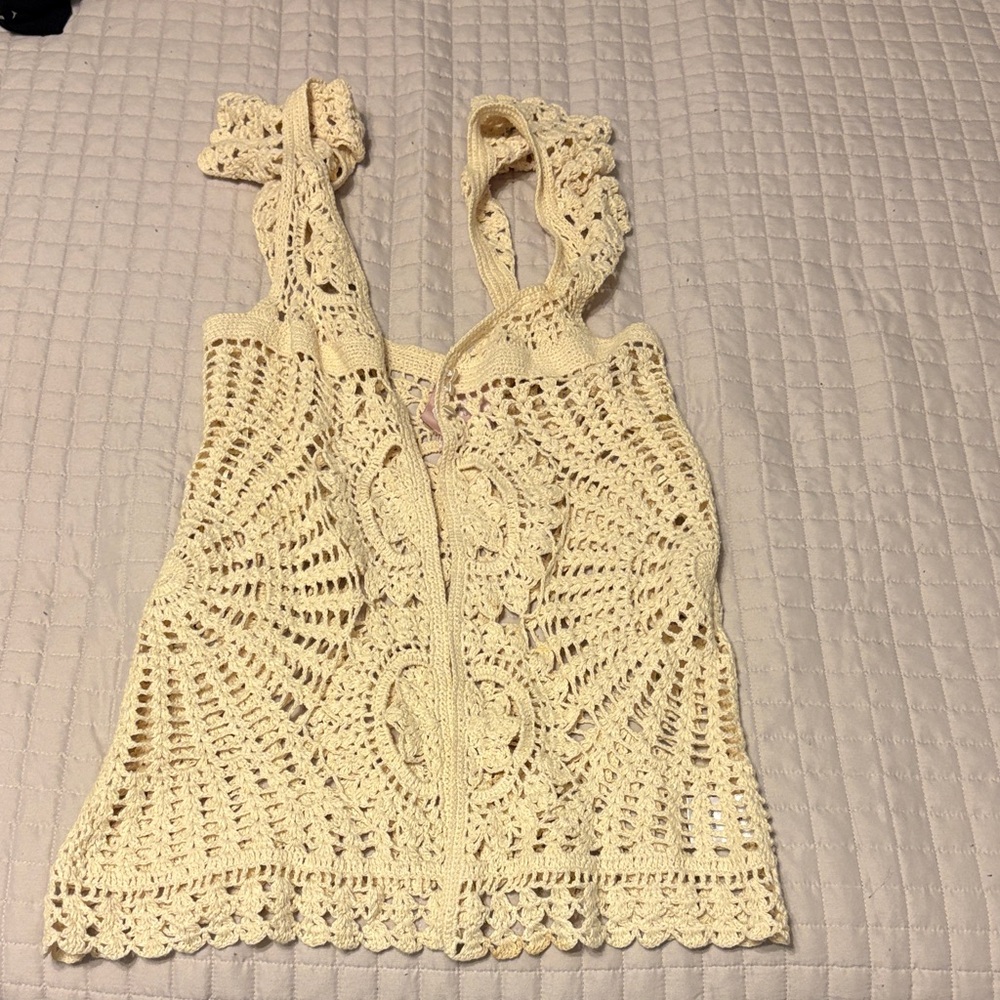 Romeo & Juliet Couture Cream Crochet Camisole Tank